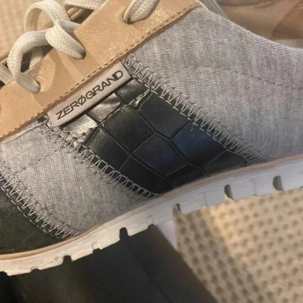 Cole Haan Zero Grand Black and Tan leather sneaker—size 10.5 - Picture 3 of 3